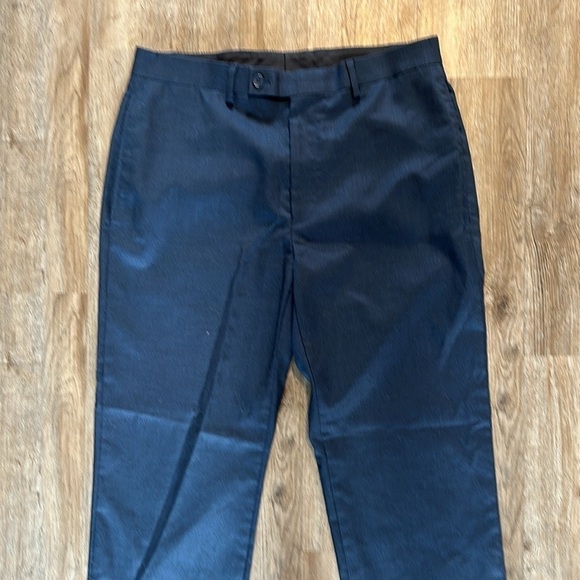 CALVIN KLEIN DRESS PANTS SIZE(33/32) - Picture 2 of 5